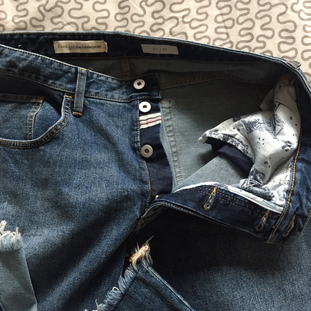 Pilcro High Rise Button-Fly Frayed Hem Flare Jeans - Picture 4 of 9